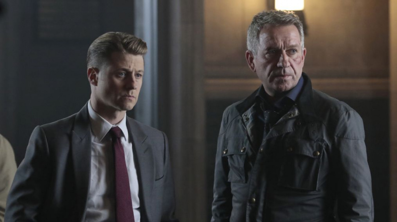 Първият ни поглед към Шейн Уест като Бейн в 'Gotham' (ФОТО)