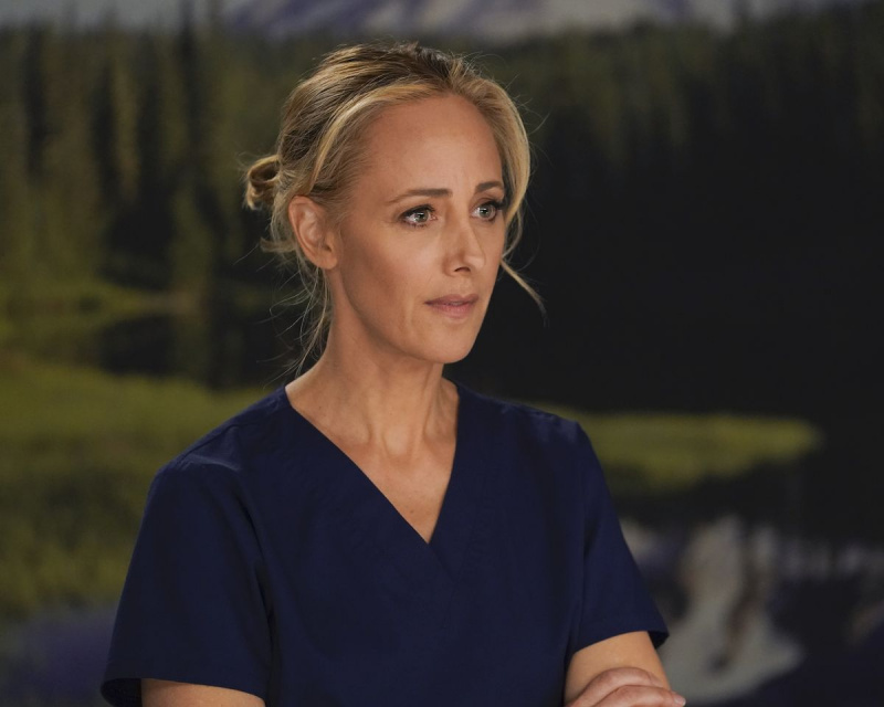 Kim Raver Gray