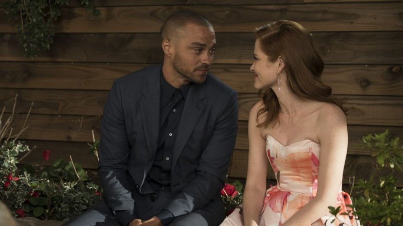 Jesse Williams zastanawia się nad związkiem Jacksona i kwietnia przed sezonem 15