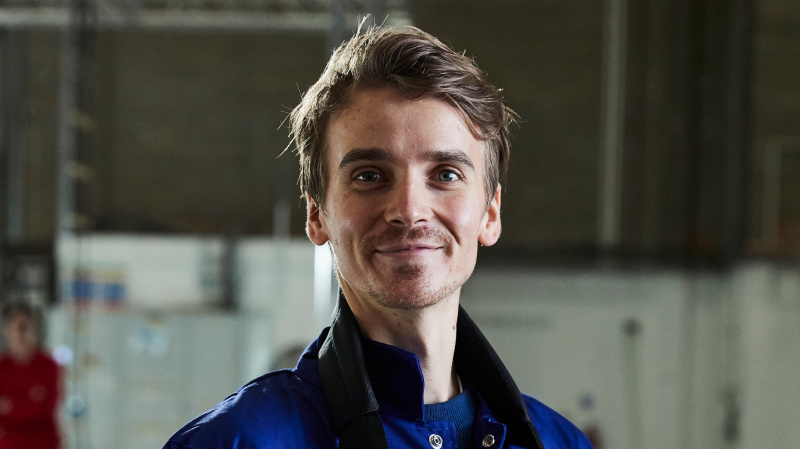   Presentatore praticamente impossibile Joe Sugg.