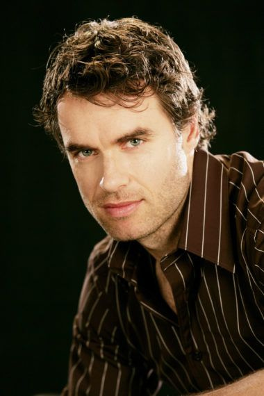 Vadošā gaisma Murray Bartlett