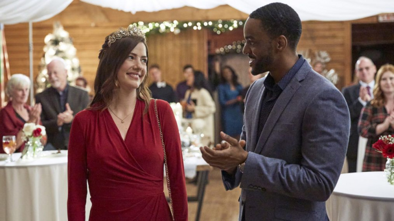 Julie Gonzal, Ronnie Rowe jaunesnioji Jingle Bell nuotaka