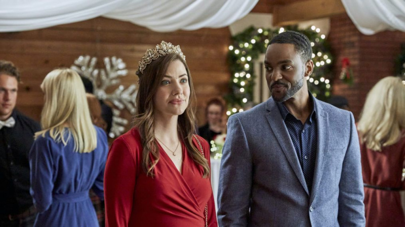 Julie Gonzalo Ronnie Rowe Jr. Jingle Bell Bride Hallmark 2020