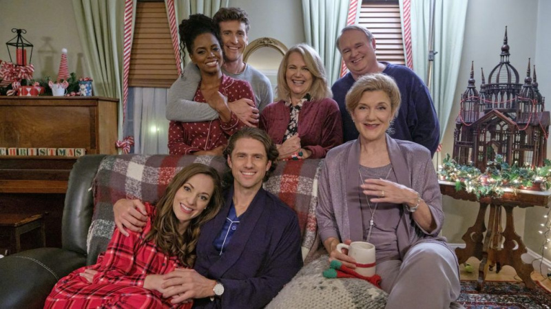 Laura Osnes Aaron Tveit One Royal Holiday Hallmark 2020