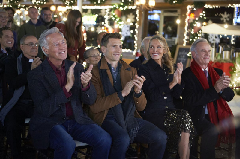 Andrew Walker Christmas Tree Lane Familias Nate