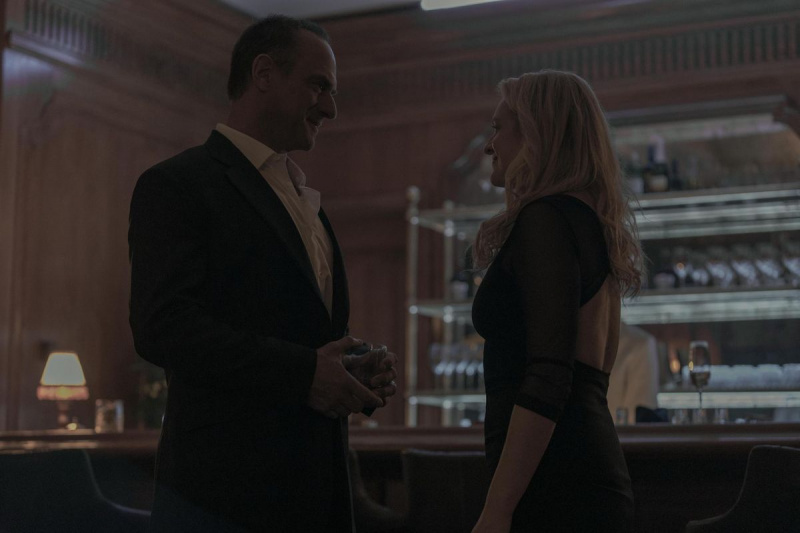 Christopher Meloni Elisabeth Moss tarnaitė