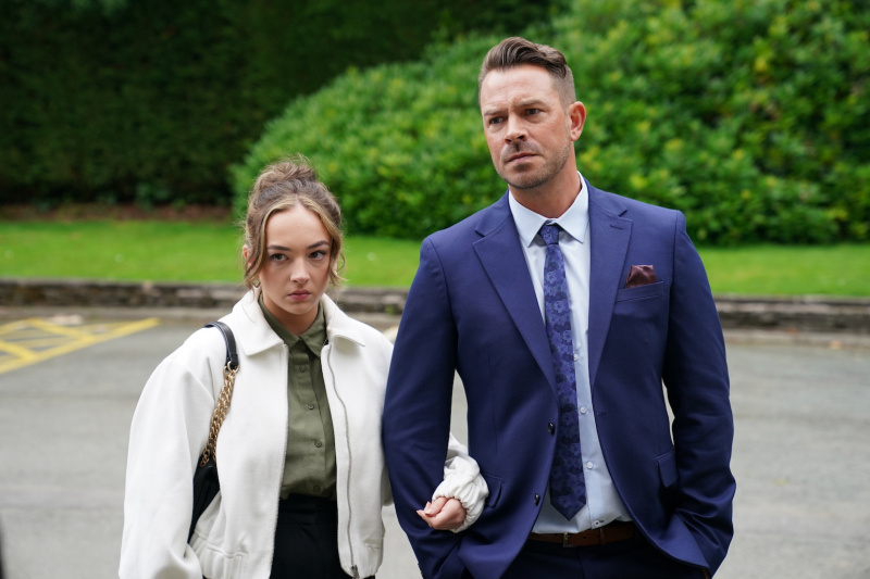   Hollyoaks Frankie Osborne und Vater Darren Osborne.