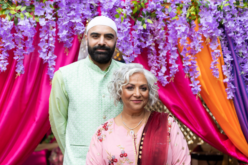   Zain und Misbah an ihrem Hochzeitstag in Hollyoaks.