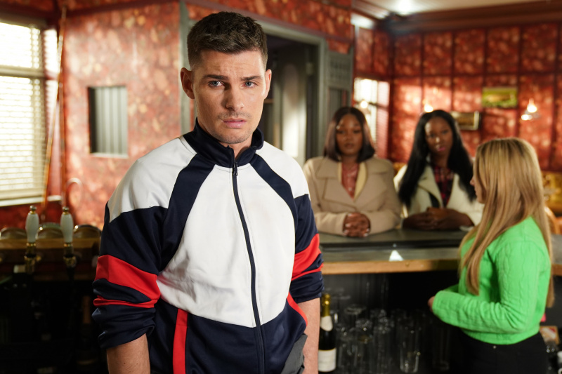 Hollyoaks spoiler'ı: Ste Hay, KATİL sırrını korumak için Kane'e SALDIRIYOR!