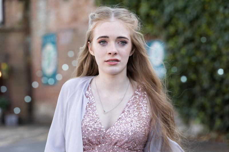   Ella Richardson en Hollyoaks.