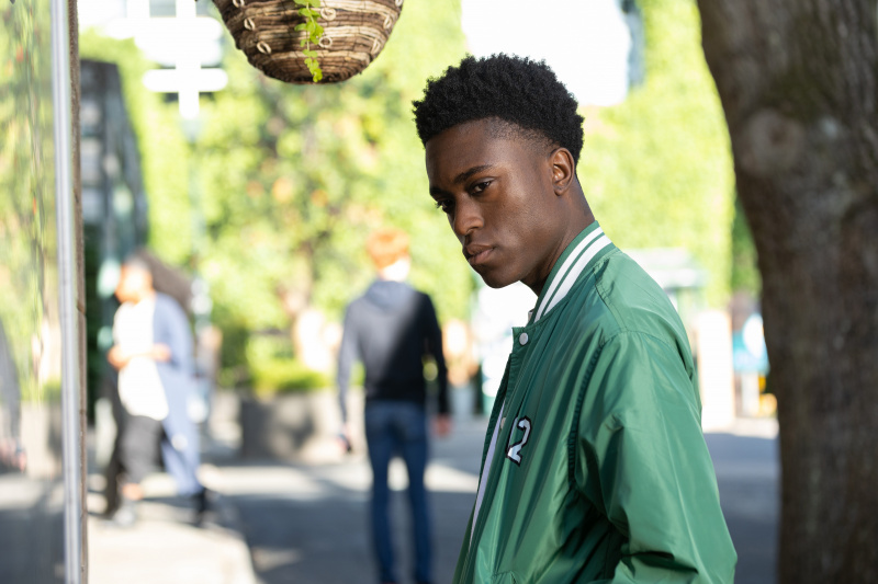   DeMarcus is ontdaan dat Vicky weggaat bij Hollyoaks.