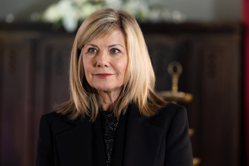  Glynis Barber, Hollyoaks'ta Norma Crow'u canlandırıyor.