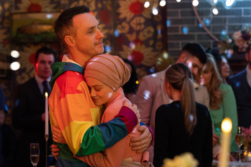   James și Julieta pe ringul de dans din Hollyoaks.
