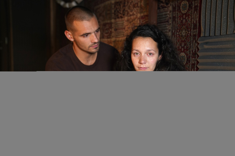   Cleo McQueen ja Abe Fielding.