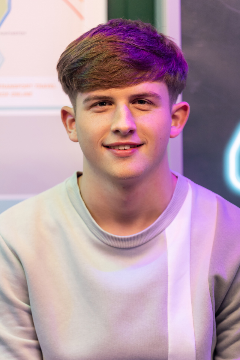   Charlie Dean à Hollyoaks.