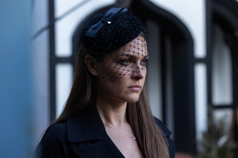 Spoilers de Hollyoaks: Sienna Blake va a la guerra con Maxine en el velorio de Ethan