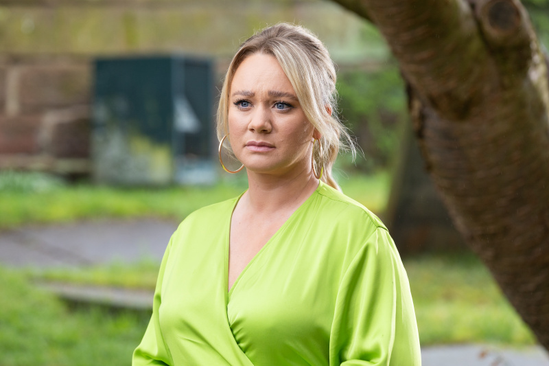 สปอยเลอร์ Hollyoaks: Leela Lomax จะเปิดเผยว่า Abe ข่มขืนเธอด้วยหรือไม่?