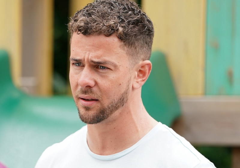   Hollyoaks Joel Dexterit kehastab Rory Douglas-Speed