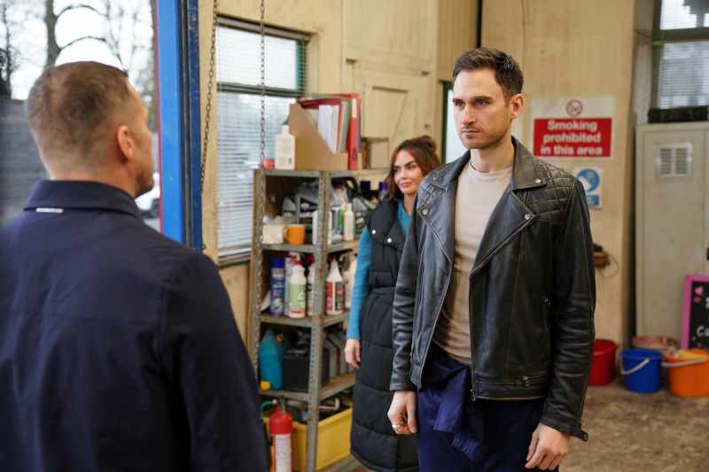 Hollyoaks-spoilers: SCHOKRETOUR! Freddie Roscoe is terug!