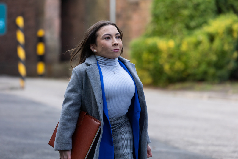   Η Lacey στο Hollyoaks.