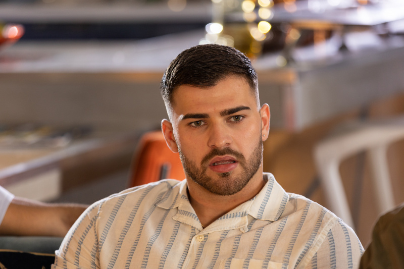   Roméo Nightingale dans Hollyoaks.