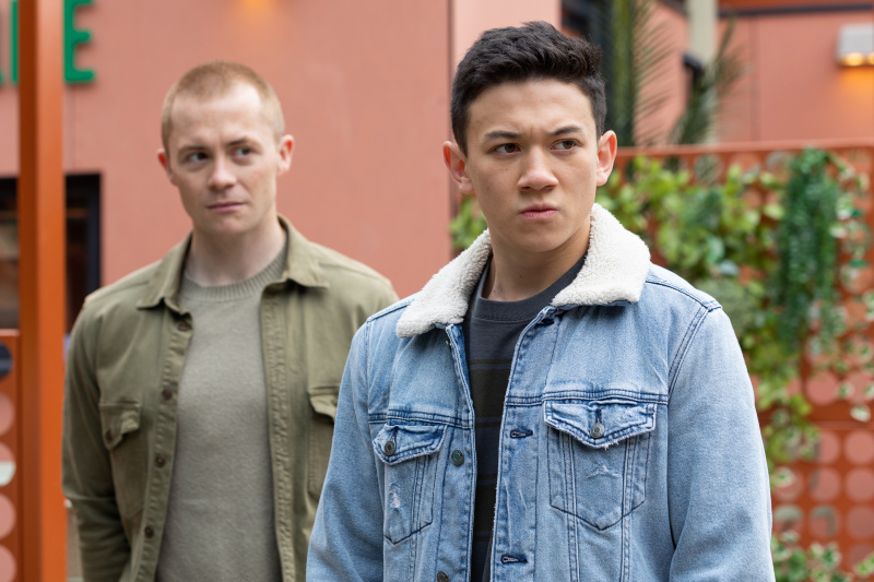   Mason Chen-Williams planira posjetiti Erica u zatvoru, ali njegova mama Honor intervenira.