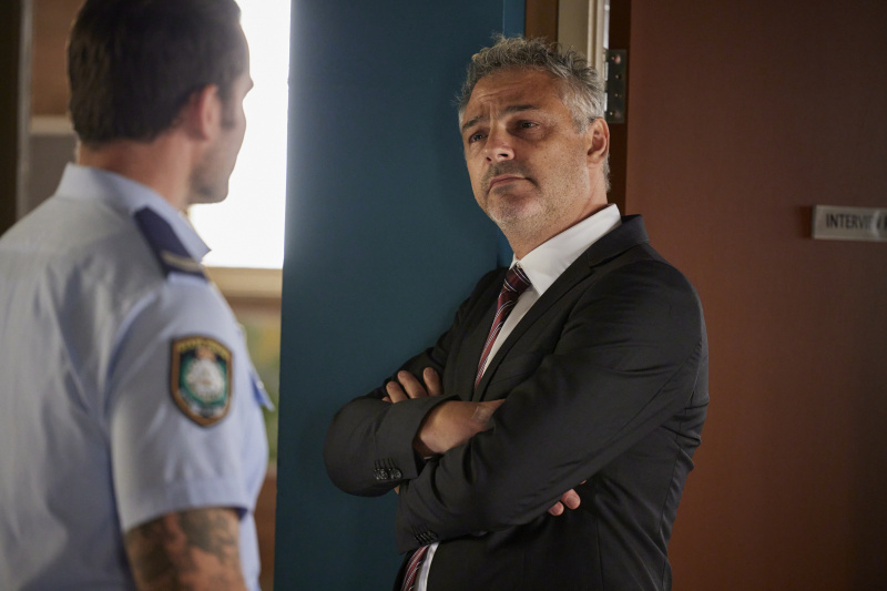  Spojlery Home and Away, detektív Madden, Cash Newman