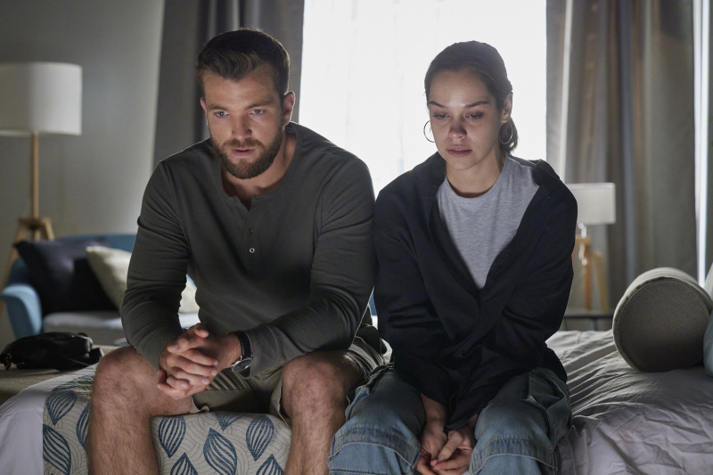 Spoilers Home and Away : POURQUOI Mackenzie est-il EN COLÈRE contre Levi ?