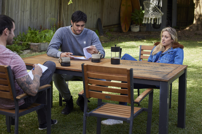   Spoilers de Home and Away, Tane Parata, Felicity Newman, Cash Newman