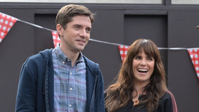 Estrela de 'Economia Doméstica', Karla Souza, em Casamento 'Relativo' de Tom e Marina, Dinâmica de Irmãos e Mais
