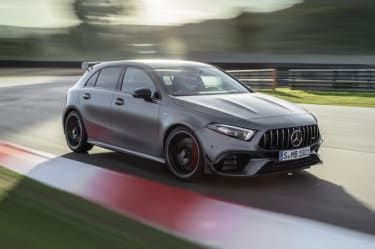 Mercedes-AMG A 45 S 4MATIC + (2019), yhdistetty polttoaineenkulutus: 8,4-8,3 l / 100 km; CO2-päästöt yhdistetyt: 192-189 g / km // Polttoaineenkulutus yhdistetty: 8,4-8,3 l / 100 km; Yhdistetyt CO2-päästöt