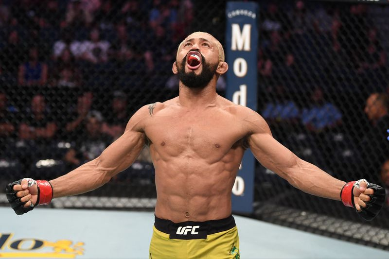 UFC Twitter Figueiredo Victory Pose Octogone