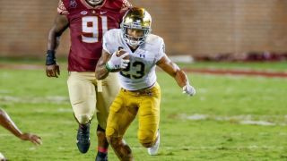 Kuinka katsella USC vs Notre Dame college jalkapallopeliä