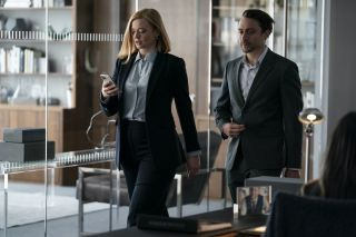 Η Sarah Snook (ως Shiv Roy) και ο Kieran Culkin (ως Roman Roy) στο HBO