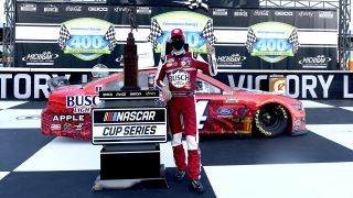 Πώς να παρακολουθήσετε το NASCAR Cup Series GoBowling 235