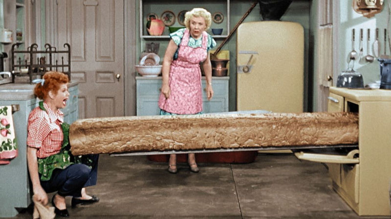 Коледният специален CBS 'I Love Lucy' добавя нов изпъкнал цвят за 2018 година
