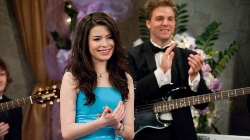 伝えられるところによると、「iCarly」リバイバルは6月にParamount +でデビューする予定です。