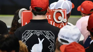 Незабавно мнение: „QAnon – онлайн култът, който представлява опасност в реалния свят“