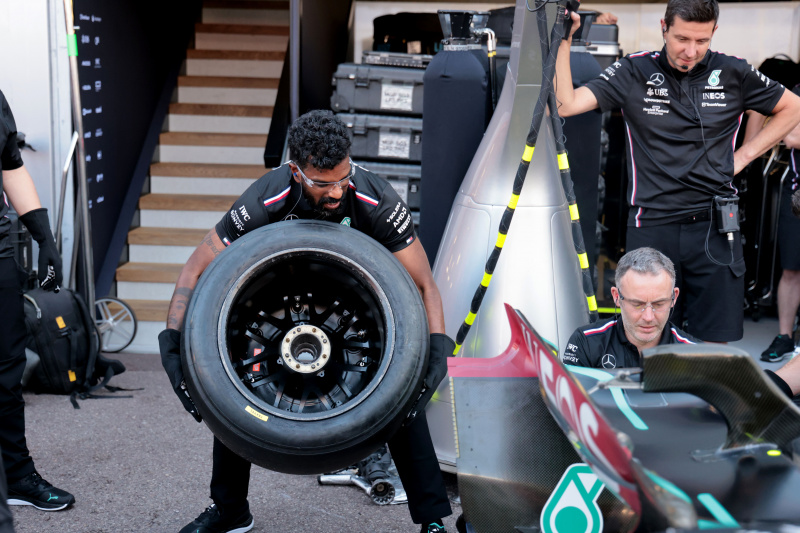   Rob in Romesh proti F1