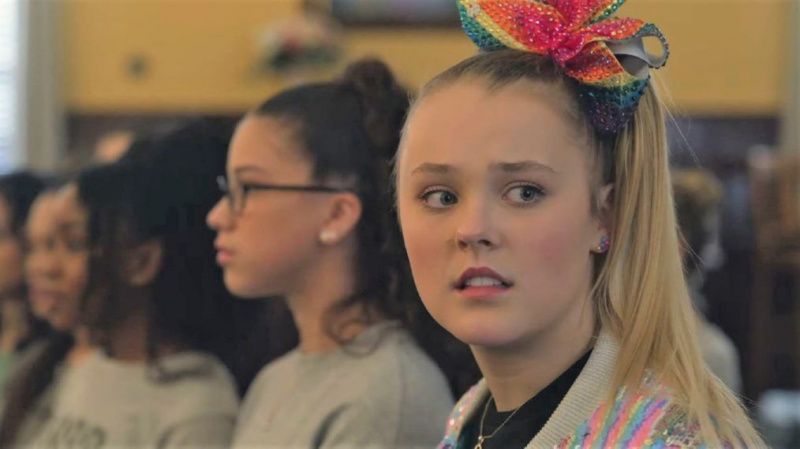 JoJo Siwa ose être différent dans la bande-annonce de 'The J Team' pour Paramount+ (VIDEO)