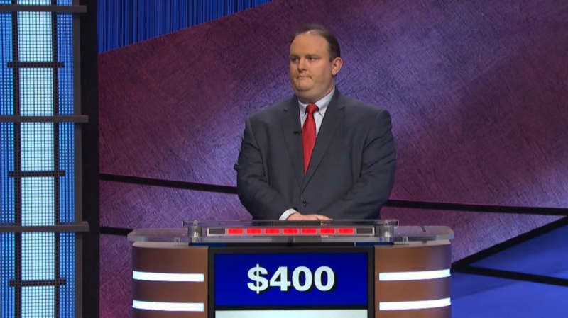 'Jeopardy!' El concursante expresa 'arrepentimiento' con gestos con las manos y condena la supremacía blanca