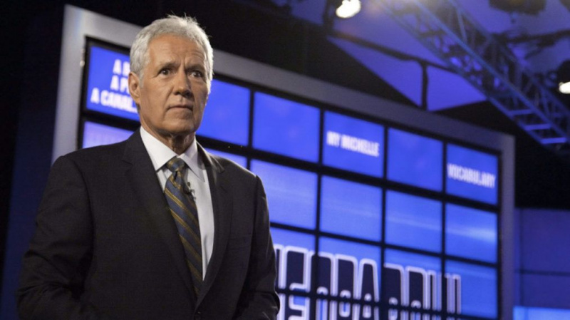 Hollywood presta homenagem a Alex Trebek: 'O que é ... Grandeza?'