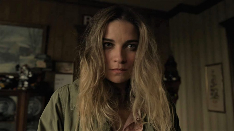 Annie Murphy AMC Kevin Can F*** Sam