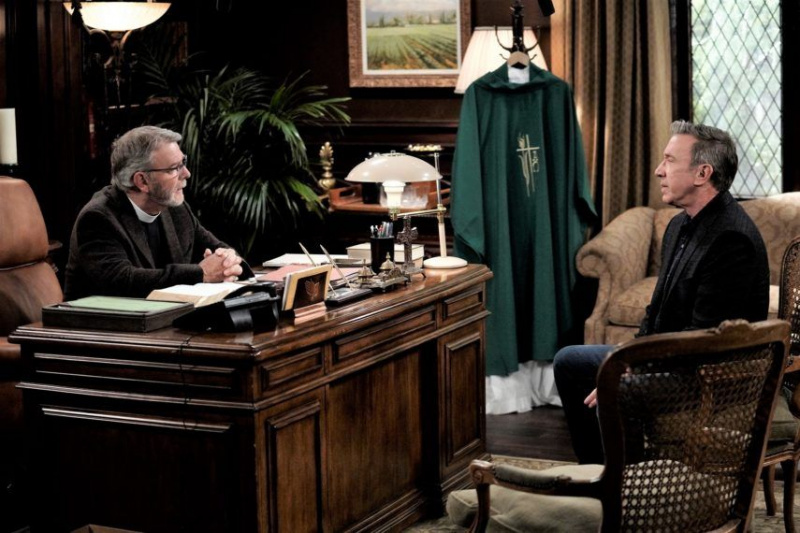 `` Last Man Standing '': Mike essaie de mettre Kyle sur le révérend Paul (VIDEO)