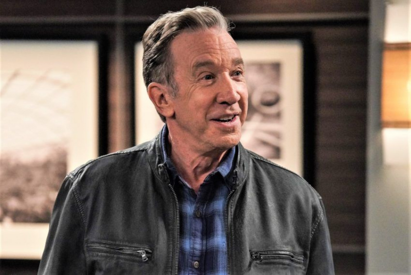 La guest star di 'Last Man Standing' Jay Leno gareggia con Mike per trovare l'auto migliore (VIDEO)