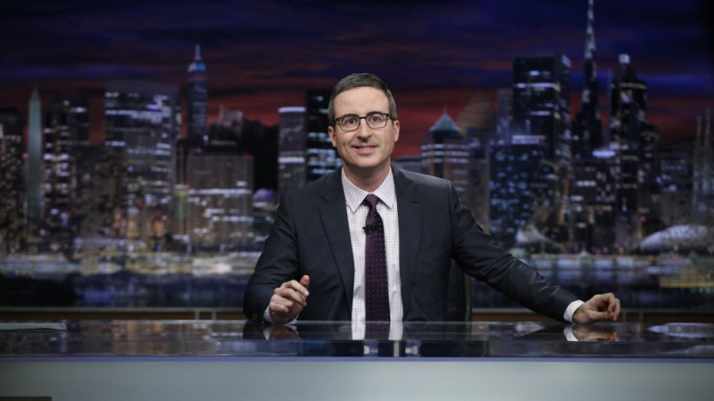 John Oliver zatrzasnął Sinclair Broadcast Group za tworzenie kotwic czytających ten sam skrypt
