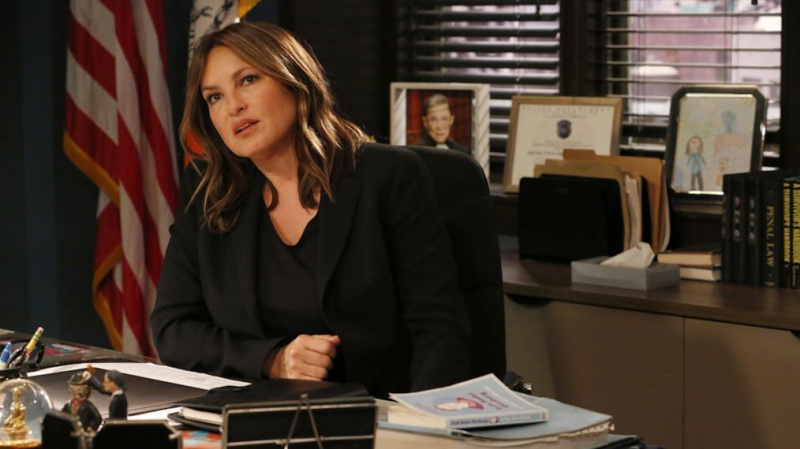 Warren Leight regresa como Showrunner 'Ley y orden: SVU' - ¿Qué significa para el show?