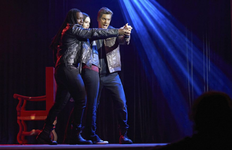 Legacies miuziklas Damon Elena Stefan