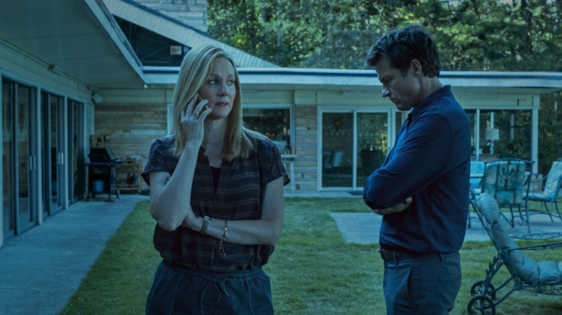 Ozarkas Laura Linney Jasonas Betmenas