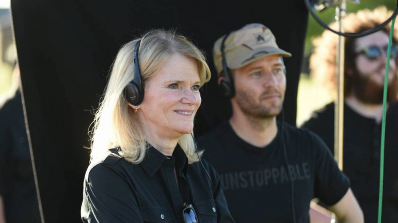 Martha Raddatz em transformar 'The Long Road Home' em televisão e laços ao longo da vida